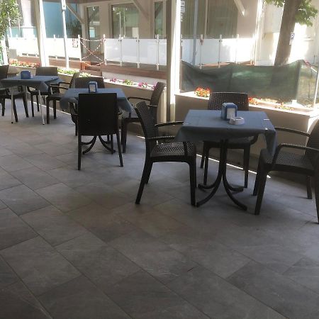 Hotel Laura Rimini Dış mekan fotoğraf