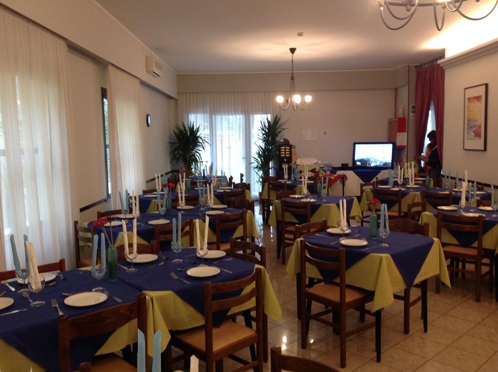 Hotel Laura Rimini Dış mekan fotoğraf