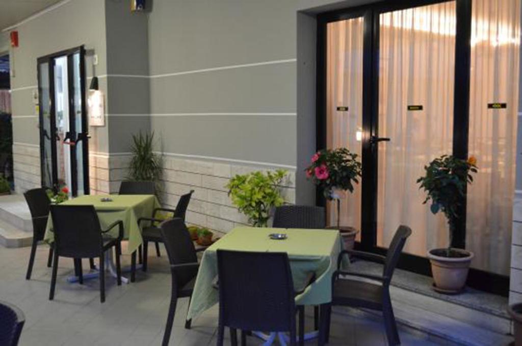 Hotel Laura Rimini Dış mekan fotoğraf