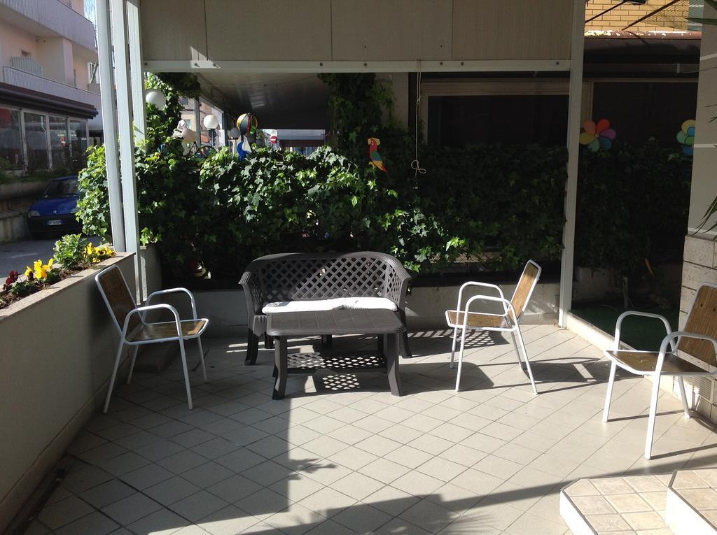 Hotel Laura Rimini Dış mekan fotoğraf